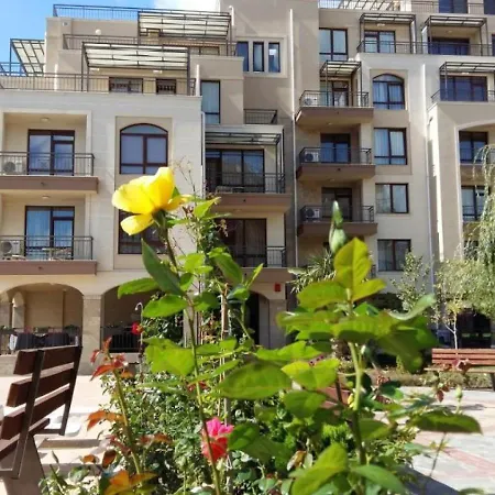 Апартаменты На Первой Линии Лъки * Sveti Vlas