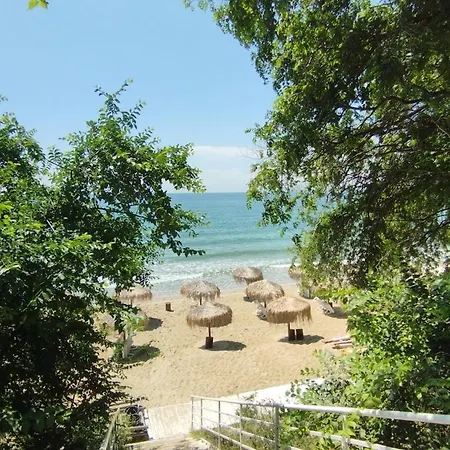 Seafront Lucky Апартаменты